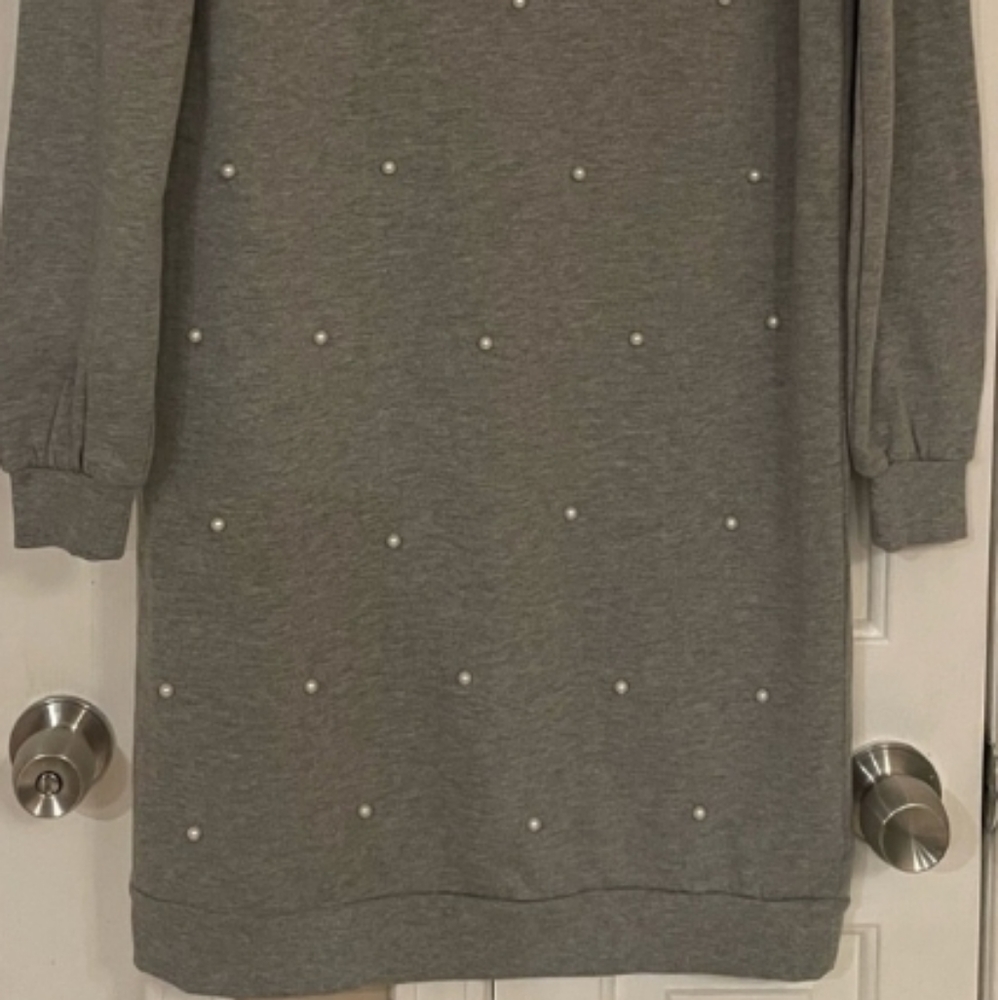 Final $8 Westport "Oversized Pull-on Knit Dress With Pearl Accent" Sz. XS Gray - Picture 3 of 3